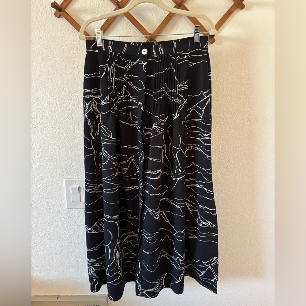 Black and White Abstract Horse Print Topshop Skirt
